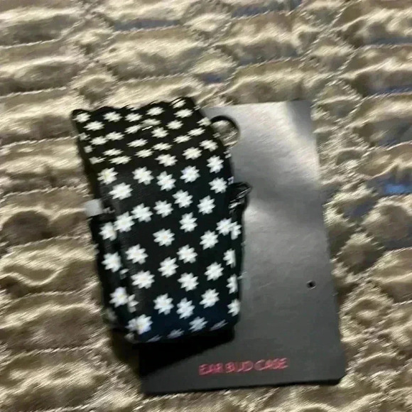 Apple Ear Bud Case - Picture 8 of 8